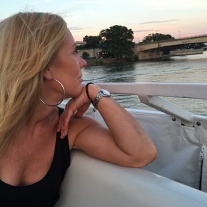 Meet your Posher, Melissa